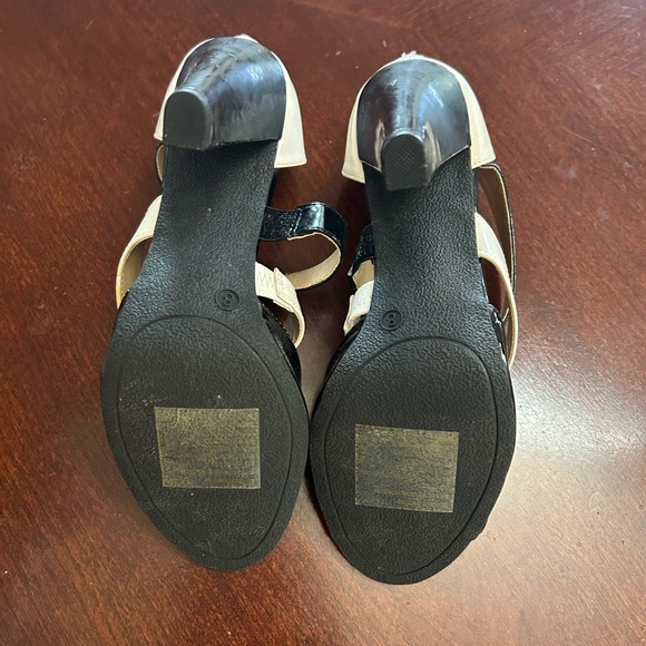 Black and white Forever by Paula Abdul heels - Picture 7 of 8